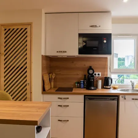 Apartament Joli Studio Sur *